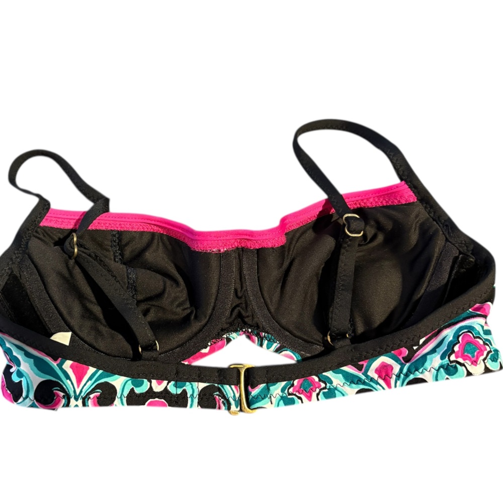 BECCA by Rebecca Virtue bikini top in size S. Abstract Paisley print like new - Picture 2 of 6